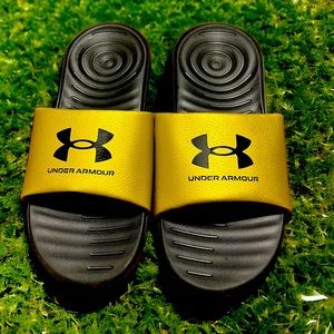 Boys Under Armour Slide Size 7